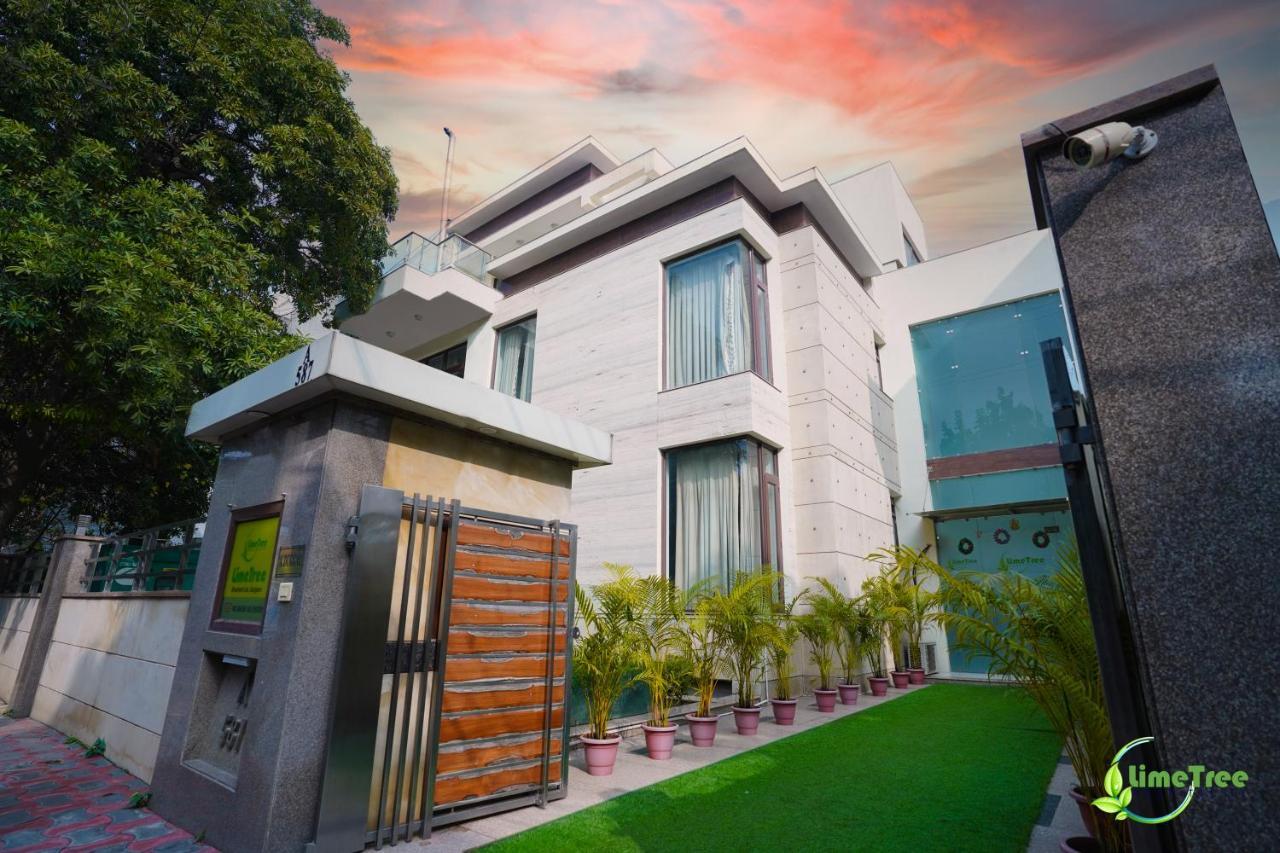 Lime Tree Hotel Sushant Lok Gurgaon Sector 29 Next To Iffco Chowk Metro Exterior foto
